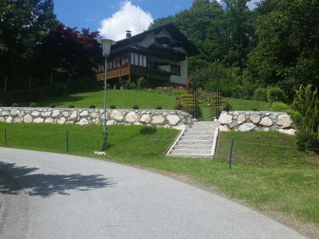Steinmauer mit Stiege